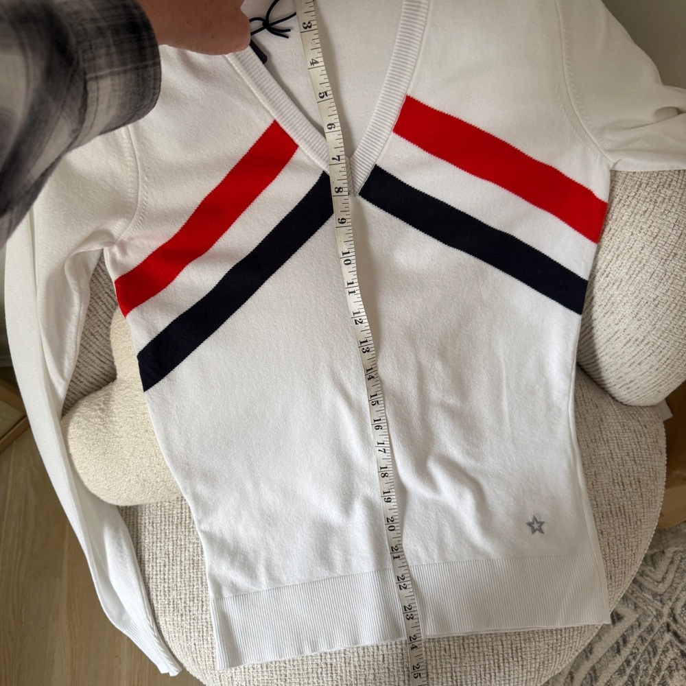 The Celine V-Neck Sweater Lohla Spoers NWT - Picture 8 of 10